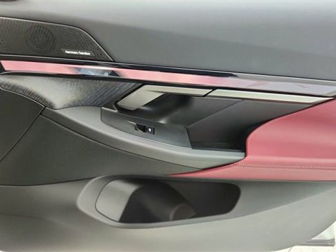 Used 2025 BMW 540i xDrive image 24