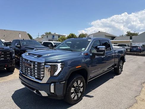 Used 2025 GMC Sierra 2500 Denali w/ Denali Reserve Package AWD/4WD image 1