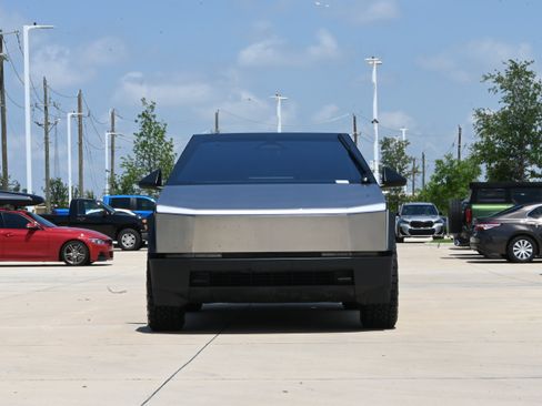 Used 2025 Tesla Cybertruck AWD Crew Cab image 3