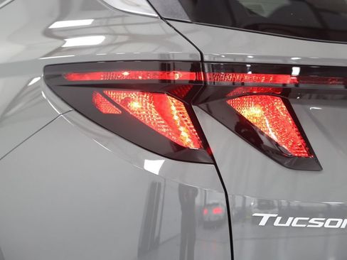 Certified 2025 Hyundai Tucson SEL AWD/4WD image 15
