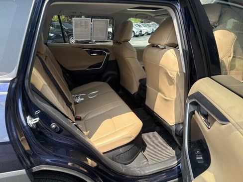 Used 2021 Toyota RAV4 Limited image 10