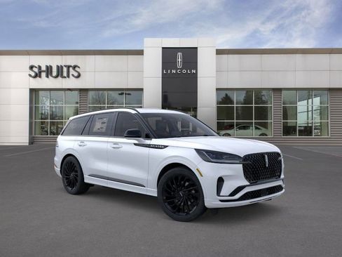 New 2026 Lincoln Aviator Reserve w/ Luxury Package image 7