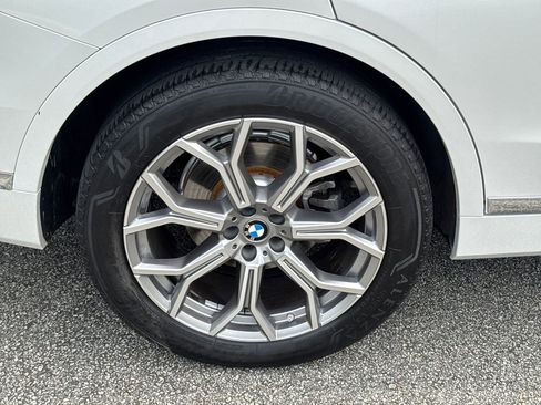 Used 2021 BMW X7 xDrive40i w/ Executive Package 2 AWD/4WD image 17