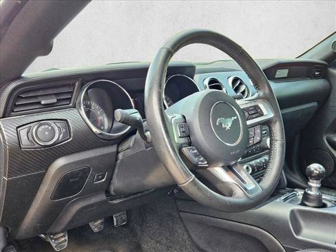 Used 2017 Ford Mustang Coupe RWD image 10