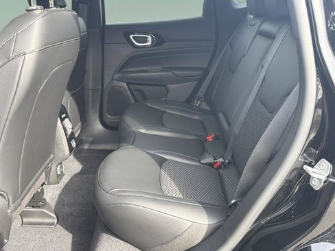 New 2026 Jeep Compass Latitude image 20