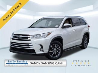 Used 2017 Toyota Highlander XLE video 1