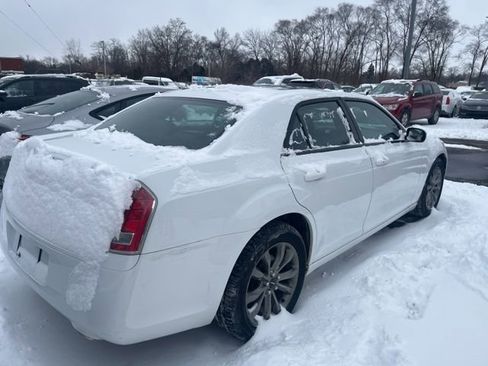 Used 2014 Chrysler 300 S image 5