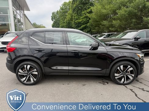 Certified 2023 Volvo XC40 B5 Ultimate w/ Protection Package Premier AWD/4WD image 9