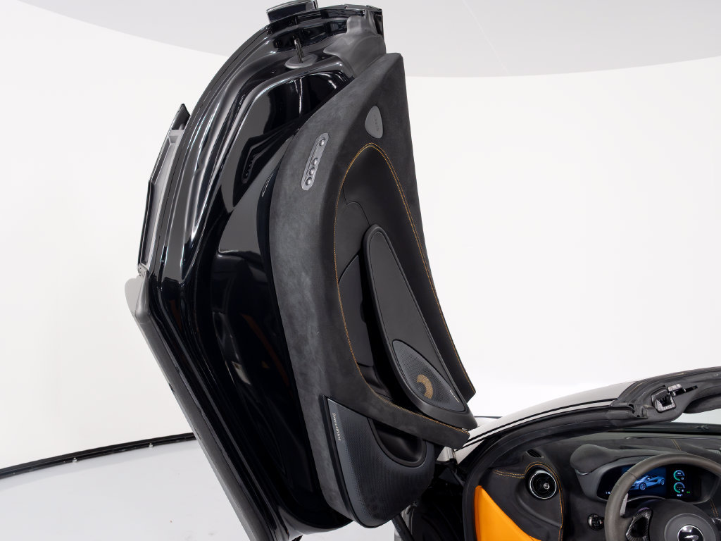 Used 2018 McLaren 570S Spider RWD image 11
