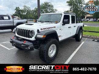 Used 2025 Jeep Gladiator Mojave w/ Convenience Group AWD/4WD video 1