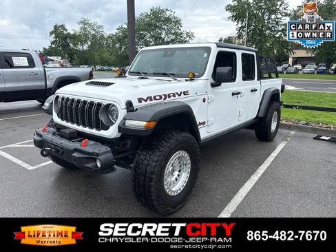Used 2025 Jeep Gladiator Mojave w/ Convenience Group AWD/4WD image 1