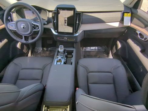 New 2025 Volvo XC90 B6 Plus w/ Protection Package Premier image 17