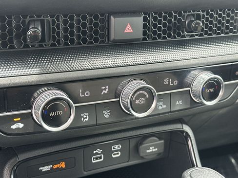 Used 2024 Honda CR-V EX image 16