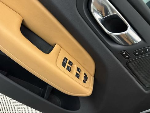 Used 2022 Volvo XC60 T8 Inscription w/ Advanced Package image 15