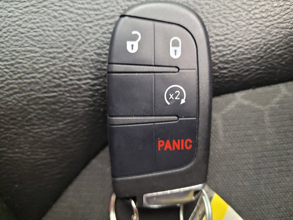 Used 2020 Jeep Compass Latitude w/ Cold Weather Group AWD/4WD image 32