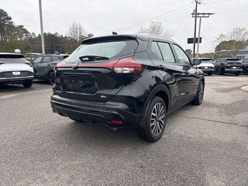 Used 2023 Nissan Kicks SV image 5