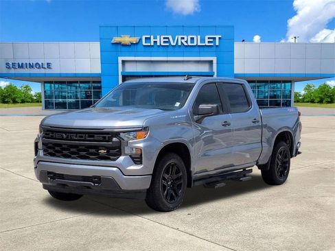 Used 2023 Chevrolet Silverado 1500 Custom AWD/4WD image 2