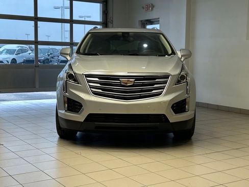 Used 2019 Cadillac XT5 Luxury image 2
