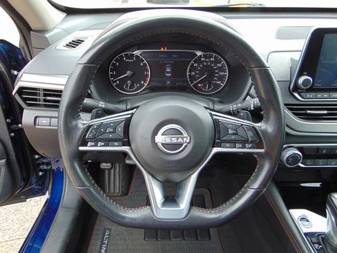 Used 2024 Nissan Altima 2.5 SR FWD image 15
