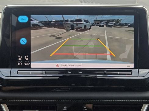 New 2026 Volkswagen Atlas Cross Sport SE FWD image 17
