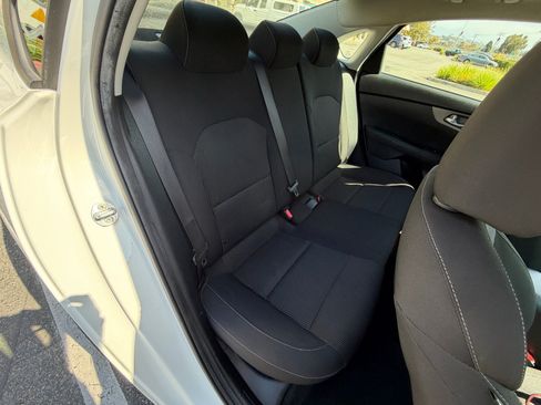 Used 2019 Kia Forte LXS FWD image 11