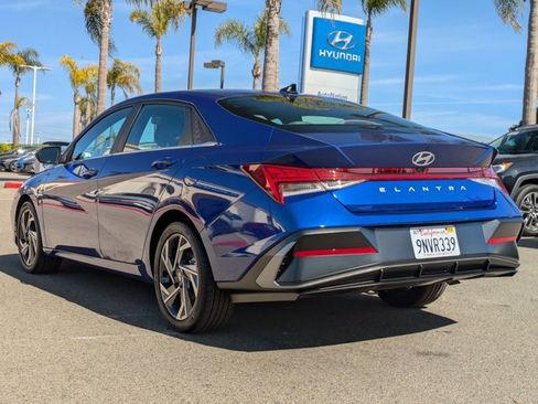 Used 2024 Hyundai Elantra SEL w/ Convenience Package image 8