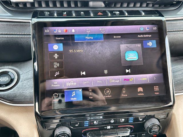 Used 2021 Jeep Grand Cherokee L Limited w/ Luxury Tech Group II AWD/4WD image 16