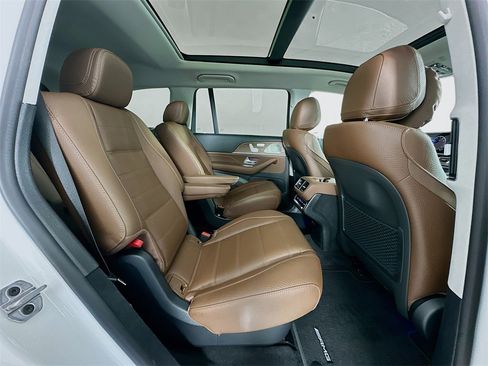 New 2026 Mercedes-Benz GLS 450 4MATIC image 30
