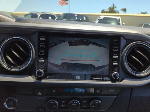 Used 2022 Toyota Tacoma TRD Off-Road w/ TRD Premium Off Road Package RWD image 13