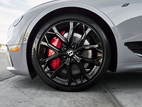 Used 2024 Bentley Continental GT S image 3