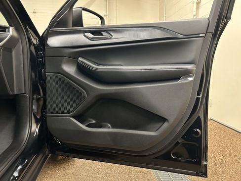 New 2026 Jeep Grand Cherokee Laredo X image 16