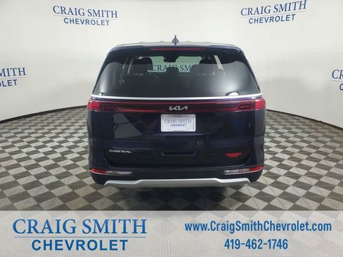 Used 2024 Kia Carnival LX image 4