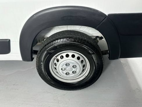 Used 2025 RAM ProMaster 2500 w/ Convenience Group FWD image 24