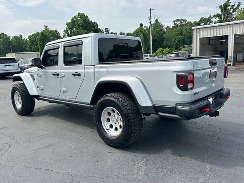 Used 2022 Jeep Gladiator Rubicon w/ Cold Weather Group AWD/4WD image 8