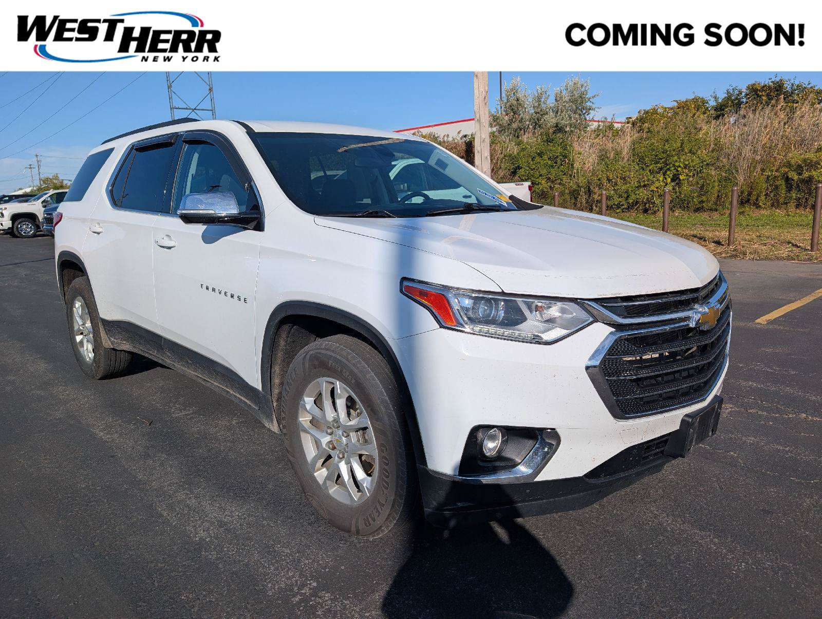 Used 2020 Chevrolet Traverse LT w/ Driver Confidence II Package AWD/4WD image 1