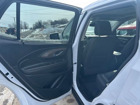 Used 2022 GMC Terrain Denali image 25