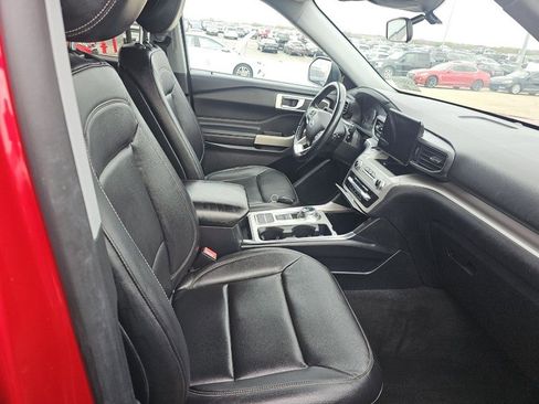 Used 2020 Ford Explorer XLT w/ Equipment Group 202A image 10