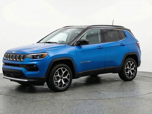 Used 2025 Jeep Compass Limited image 3