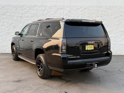 Used 2016 GMC Yukon XL SLT w/ Open Road Package AWD/4WD image 5