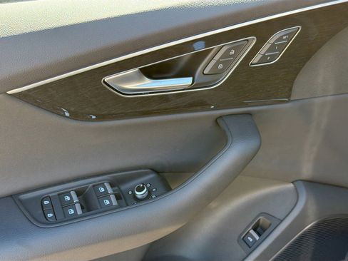 New 2026 Audi Q7 Premium image 25
