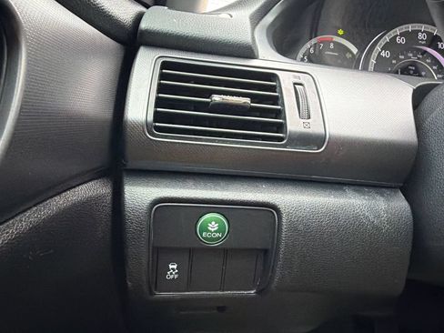 Used 2015 Honda Accord LX image 19