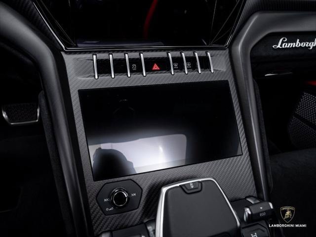 Used 2023 Lamborghini Urus Performante AWD/4WD image 40