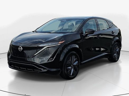 Used 2023 Nissan Ariya AWD image 11