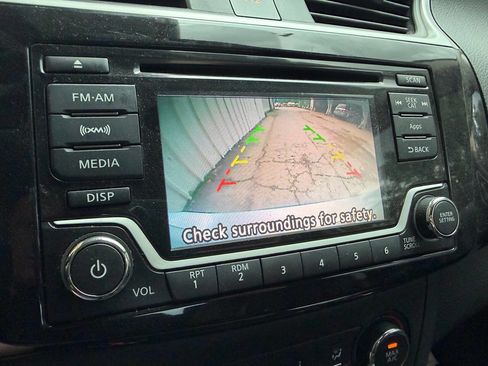 Used 2016 Nissan Sentra SV FWD image 5