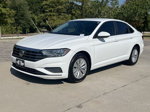 Used 2019 Volkswagen Jetta FWD image 4