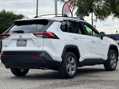 Certified 2025 Toyota RAV4 XLE AWD/4WD image 3