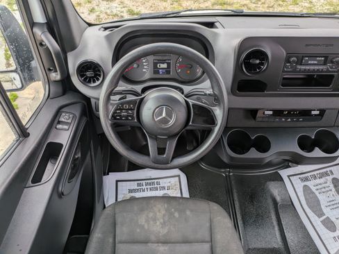 Used 2021 Mercedes-Benz Sprinter 2500 w/ Driver Convenience Package image 15