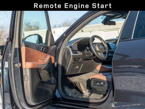 Used 2022 BMW X5 xDrive40i w/ M Sport Package image 11