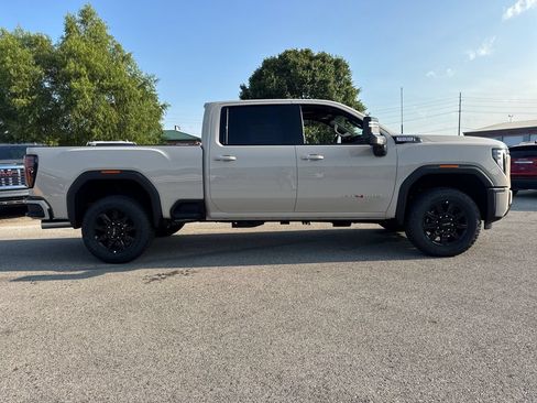 New 2026 GMC Sierra 2500 AT4 w/ AT4 Premium Plus Package AWD/4WD image 7