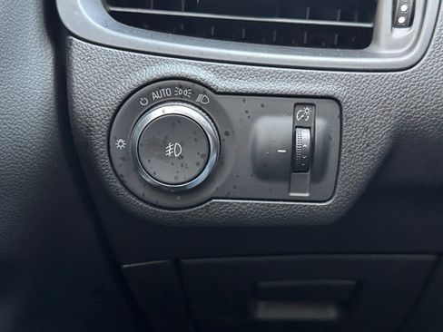 Used 2020 Buick Envision Essence image 18